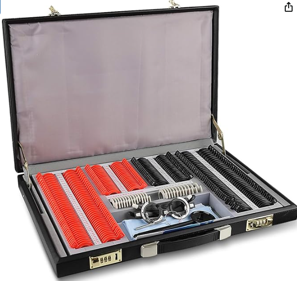 BOITE DE LENTILLES OPTIQUES POUR REFRACTION