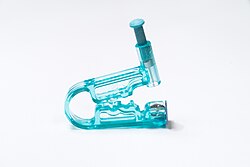 PIERCING A OREILLE – Image 3