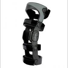 ATTELE LIGAMENTAIRE ARTICULEE DU GENOU