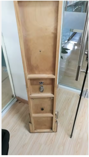 TOISE POUR ENFANT EN BOIS FABRICATION LOCALE – Image 7