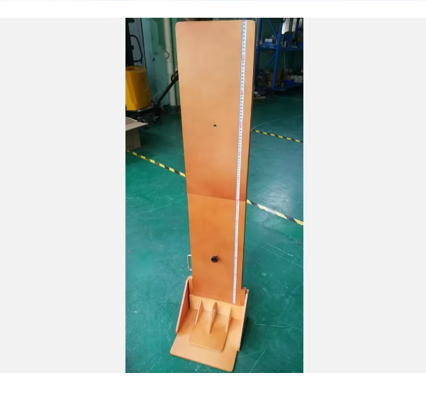 TOISE POUR ENFANT EN BOIS FABRICATION LOCALE – Image 3